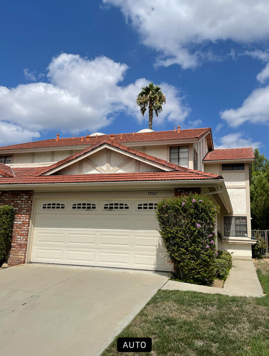 19547 Turtle Ridge Ln in Los Angeles, CA - Foto de edificio