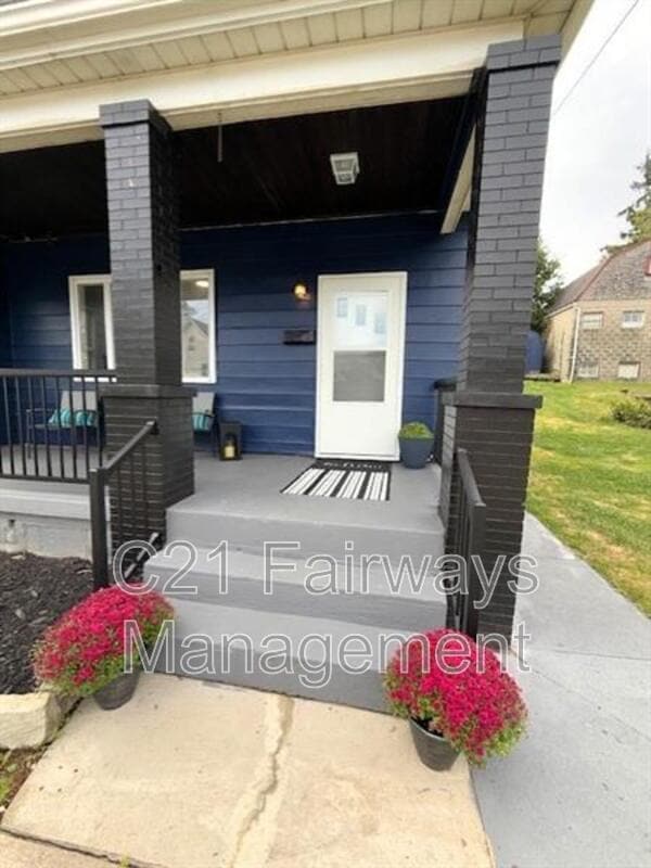 1231 Denisonview St in Pittsburgh, PA - Building Photo - Building Photo