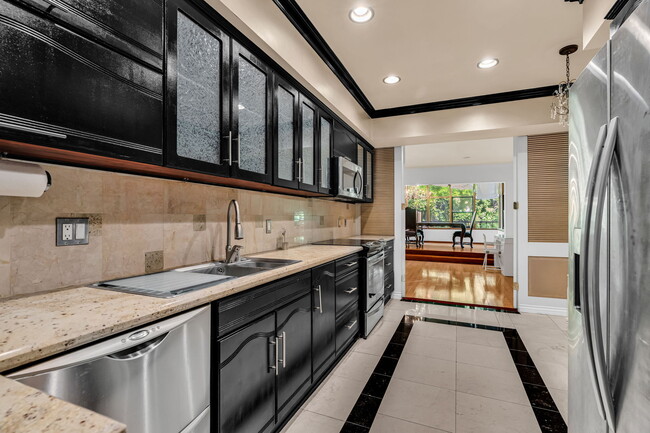 property at 1124 Kings Rd