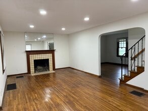 1081 Berkeley Rd in Columbus, OH - Foto de edificio - Building Photo