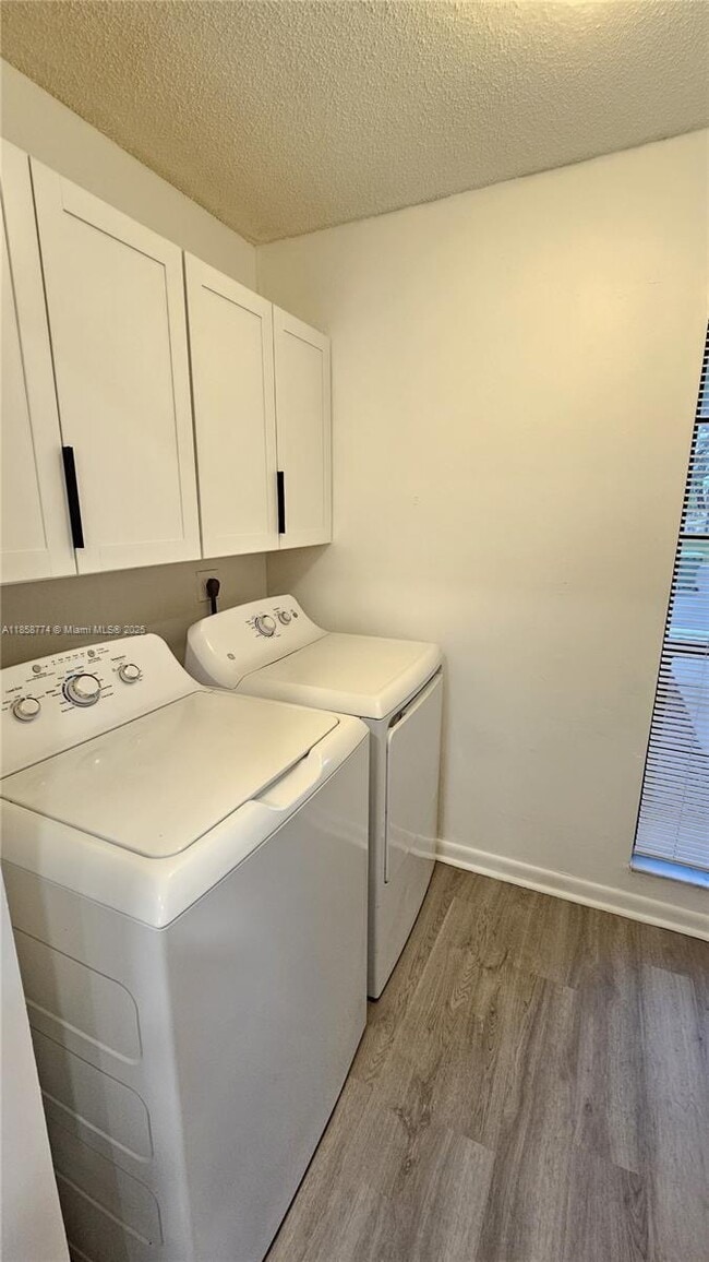 1189 NW 122nd Ter in Pembroke Pines, FL - Building Photo - Building Photo