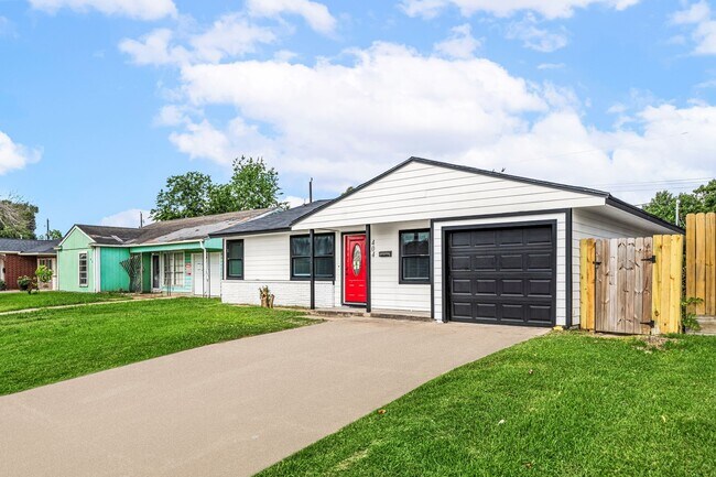 property at 404 Glenmore Dr