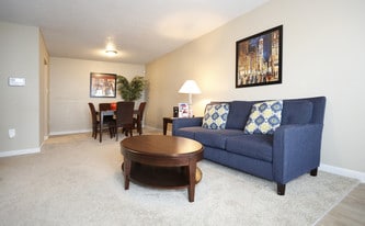 Avalon Apartment Homes in Baton Rouge, LA - Building Photo