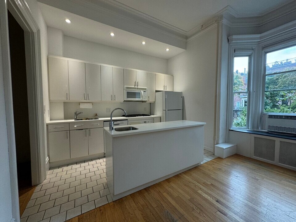 234 W Canton St, Unit 1 in Boston, MA - Building Photo