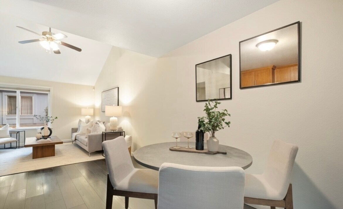 4300 NE Sunset Blvd, Unit L3 in Renton, WA - Foto de edificio