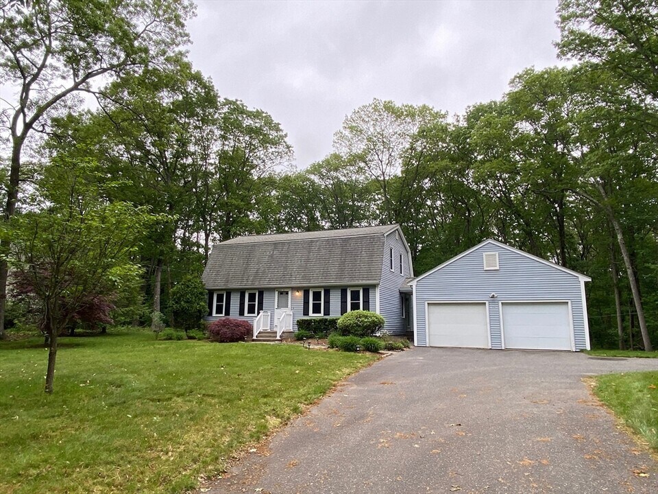 336 Cedar St in Ashland, MA - Building Photo