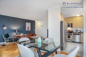 235 W 48th St in New York, NY - Building Photo - Building Photo