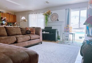9601 Comanche Ave in Los Angeles, CA - Building Photo - Building Photo