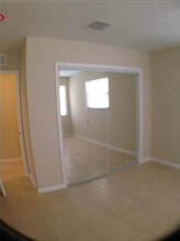 320 NE 166th St in Miami, FL - Building Photo - Building Photo
