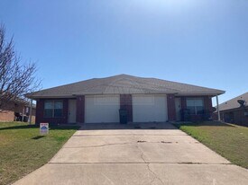 308 Cedar Ridge Dr in Nolanville, TX - Building Photo