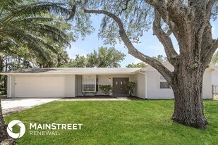 1035 Country Club Blvd in Titusville, FL - Building Photo