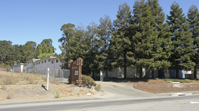 Makahika Apartments in El Sobrante, CA - Building Photo - Building Photo