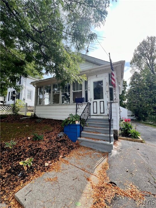 140 E Oneida St in Oswego, NY - Building Photo