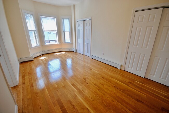 154 Bennington St, Unit 2 in Boston, MA - Building Photo - Building Photo