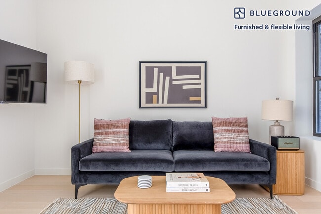 230 W 72nd St, Unit FL3-ID1300 in New York, NY - Building Photo - Building Photo