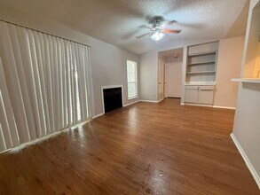 12812 Tomanet Trail in Austin, TX - Building Photo - Building Photo