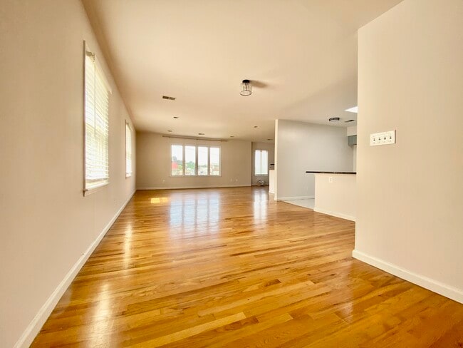 1208 44th St, Unit 2 in North Bergen, NJ - Building Photo - Building Photo