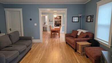 31 Lawrence St, Unit 31 in Watertown, MA - Foto de edificio - Building Photo