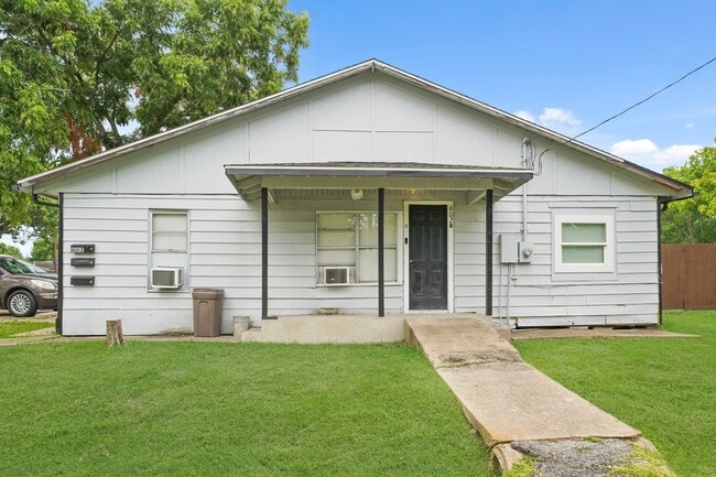 602 S 3rd St in La Porte, TX - Building Photo - Building Photo