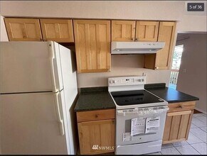 17305 NE 45th St, Unit 132 in Redmond, WA - Building Photo - Building Photo