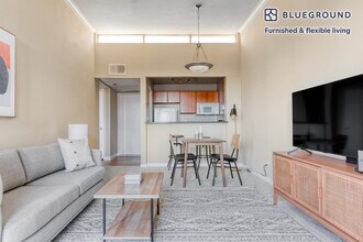 1720 N Fuller Ave-Unit -FL6-ID729 in Los Angeles, CA - Building Photo - Building Photo