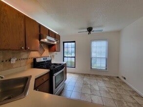 515 Sheffield Ct in Piscataway, NJ - Foto de edificio - Building Photo