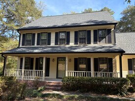 807 Oak Bridge Ln in Fayetteville, GA - Building Photo