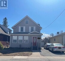 6352 Taylor St in Niagara Falls, ON - Building Photo