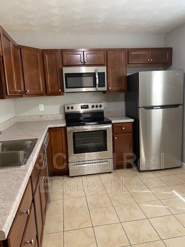 110 Sunnyside St in O'Fallon, IL - Building Photo - Building Photo