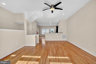 44692 Collingdale Terrace in Ashburn, VA - Building Photo - Building Photo