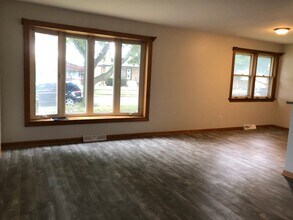 12808 S Marquette Ave in Chicago, IL - Building Photo - Building Photo