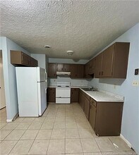 6320 Marykirk Dr in Fayetteville, NC - Building Photo - Building Photo