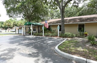 Grand Oaks Apartment Homes