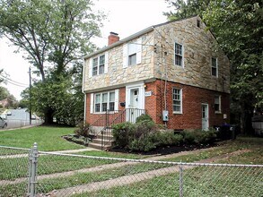 5537 Fairfax Dr in Arlington, VA - Building Photo - Building Photo