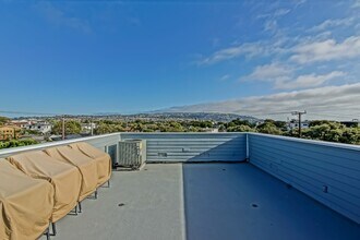 650 Avenue C in Redondo Beach, CA - Building Photo - Building Photo