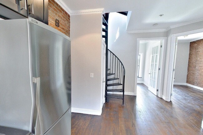 314 E 106th St in New York, NY - Building Photo - Building Photo
