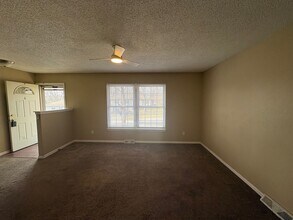 1120 NE 9th St in Blue Springs, MO - Building Photo - Building Photo