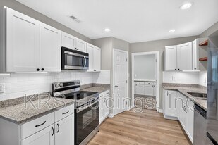1507 Robinhood Rd in Durham, NC - Building Photo