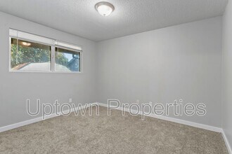 4035 SE King Rd in Milwaukie, OR - Building Photo - Building Photo