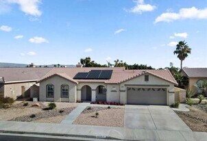 37772 Hollister Dr in Palm Desert, CA - Building Photo