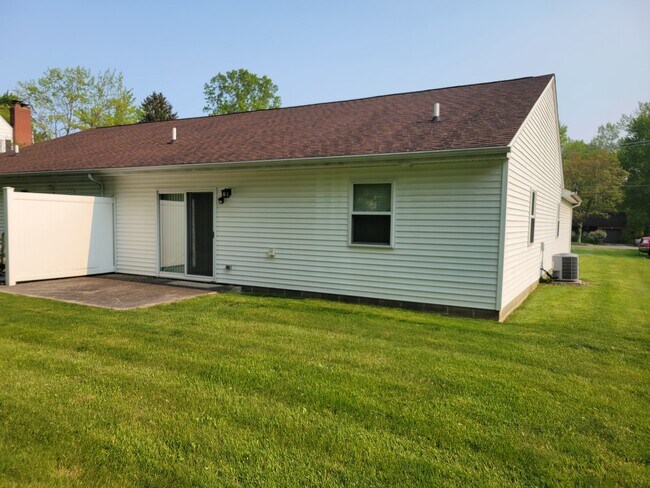 3660 Kirk Rd in Youngstown, OH - Building Photo - Building Photo