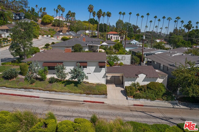 100 E Kenneth Rd in Glendale, CA - Building Photo - Building Photo