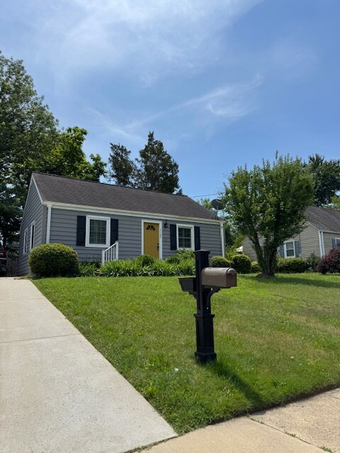 3107 Elmwood Dr in Alexandria, VA - Building Photo
