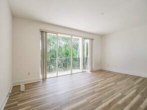 1630 42nd Square in Vero Beach, FL - Building Photo - Building Photo