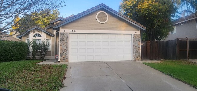 9351 Ariel Ct in Elk Grove, CA - Building Photo - Building Photo