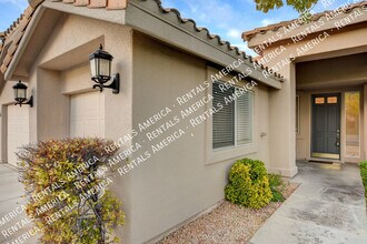 8960 Echo Ridge Dr in Las Vegas, NV - Building Photo - Building Photo