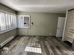 5400 Mountain Blvd, Unit 230 in Oakland, CA - Building Photo - Building Photo