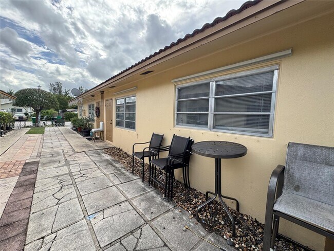 7515 NW 44th Ct-Unit -5 in Coral Springs, FL - Building Photo - Building Photo