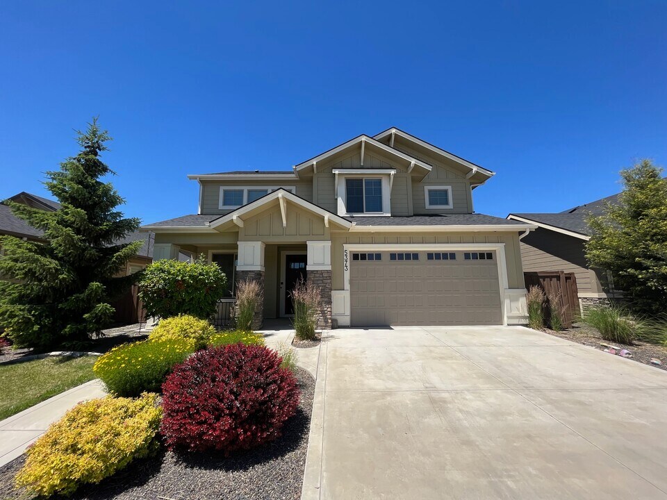 5373 N Mitchum Ave in Meridian, ID - Building Photo