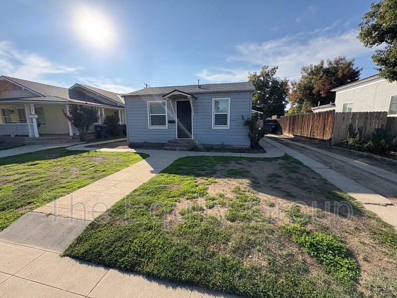 719 S Church St in Visalia, CA - Building Photo